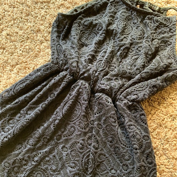 Long Black dress - Picture 3 of 4